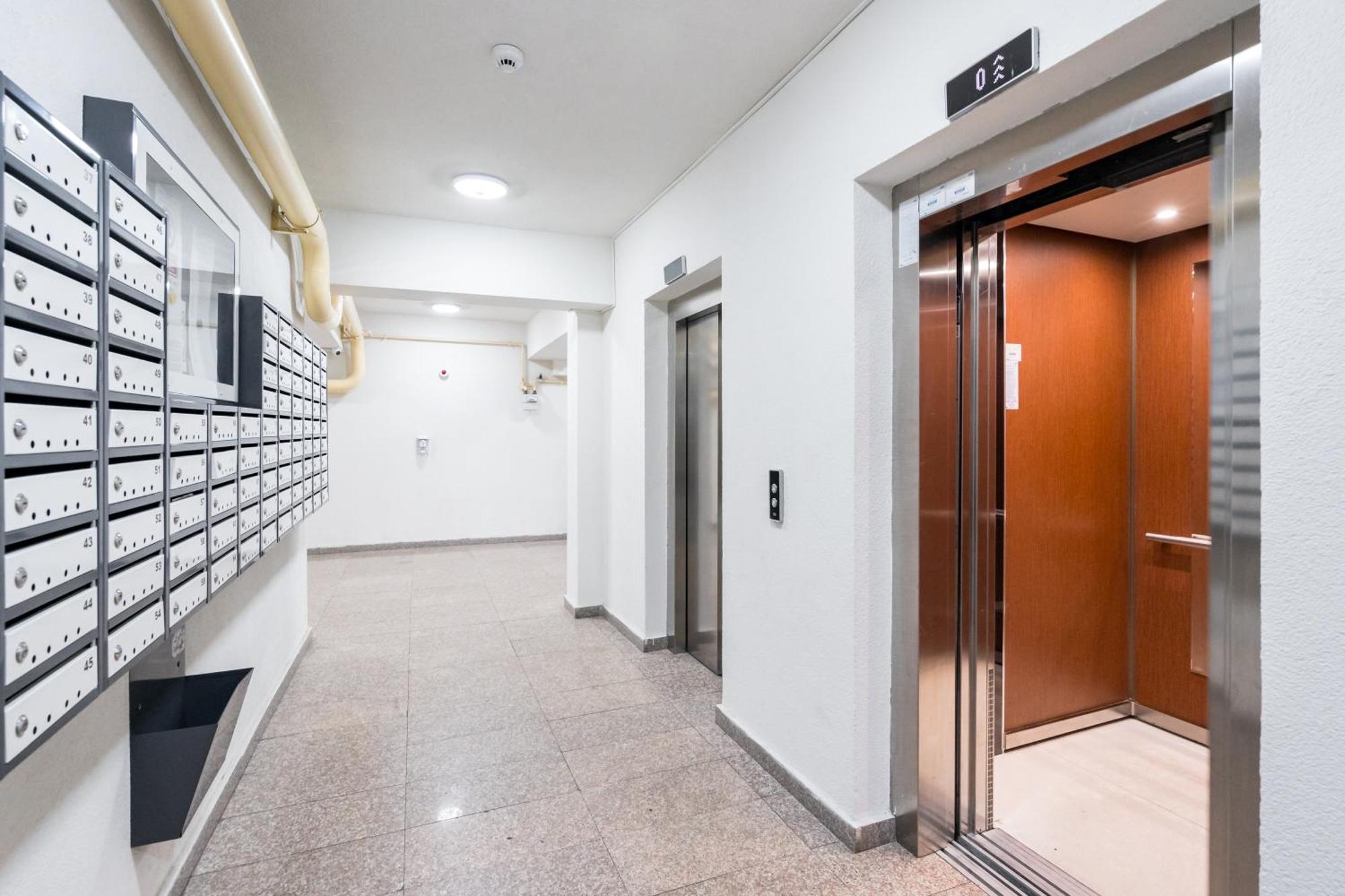 Urban Nest Studio Bucharest Luaran gambar